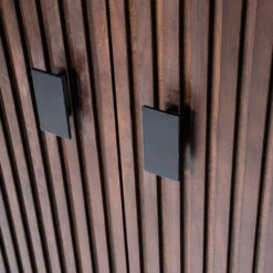 Donkerbruine Kast Met Houten Latjes -BePureHome Verkoop eleonora remi donkerbruine kast met houten latjes 06