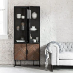 Zwarte Vitrinekast Visgraat