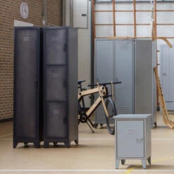 WOOOD Smalle Lockerkast Metaal -BePureHome Verkoop woood cas metalen lockerkast 08