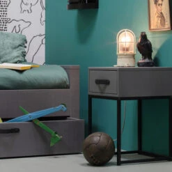 WOOOD Stoer Nachtkastje Van Grijs Hout 9 WOOOD Stoer Nachtkastje Van Grijs Hout -BePureHome Verkoop woood morris stoer nachtkastje van grijs hout 4